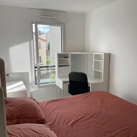 Belle Dans Un Bel Immeuble Suresnes